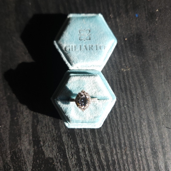 Size 7 ring - Picture 2 of 6